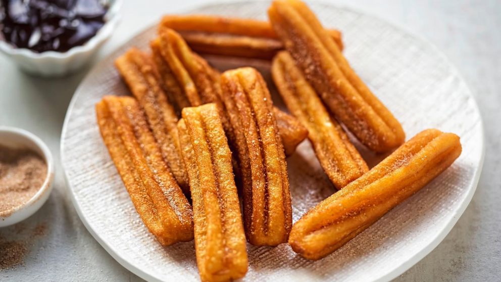 La mejor receta de churros caseros para disfrutar en la merienda.