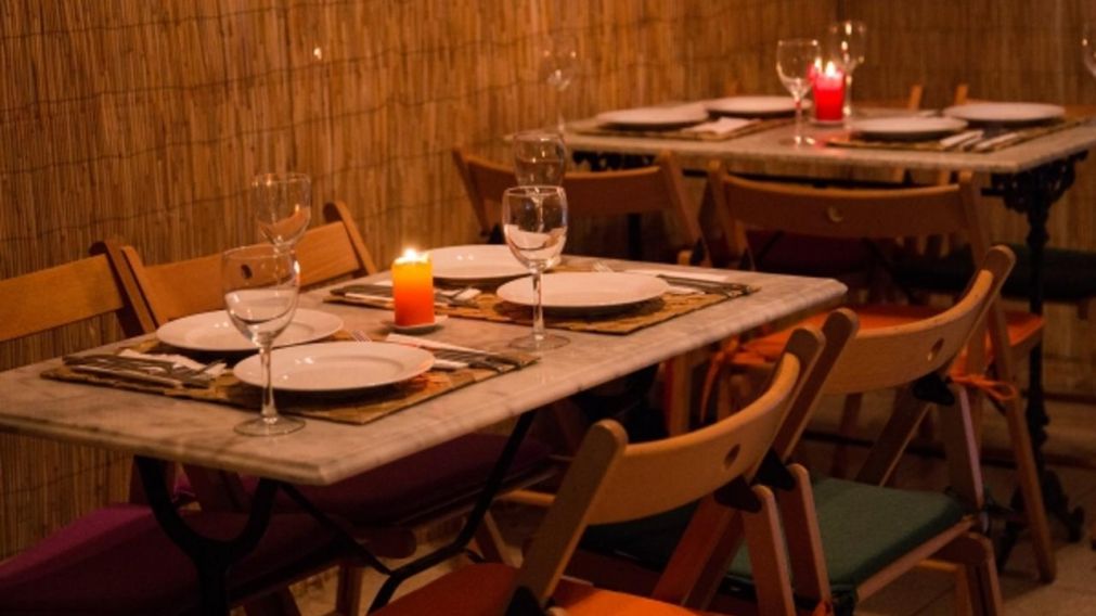 Cenaron en un restaurante y al momento de pagar se encontraron algo indignante en el ticket