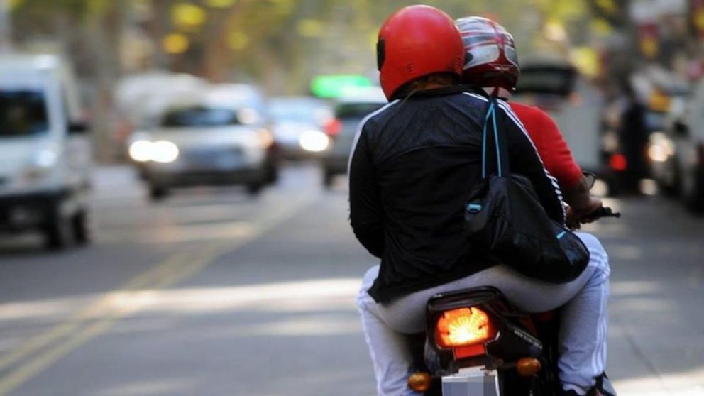 El jefe policial fue desvalijado por dos hampones.