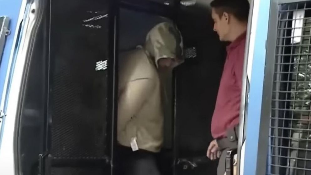 Marcelo Corazza cuando fue trasladado a Tribunales para declarar.