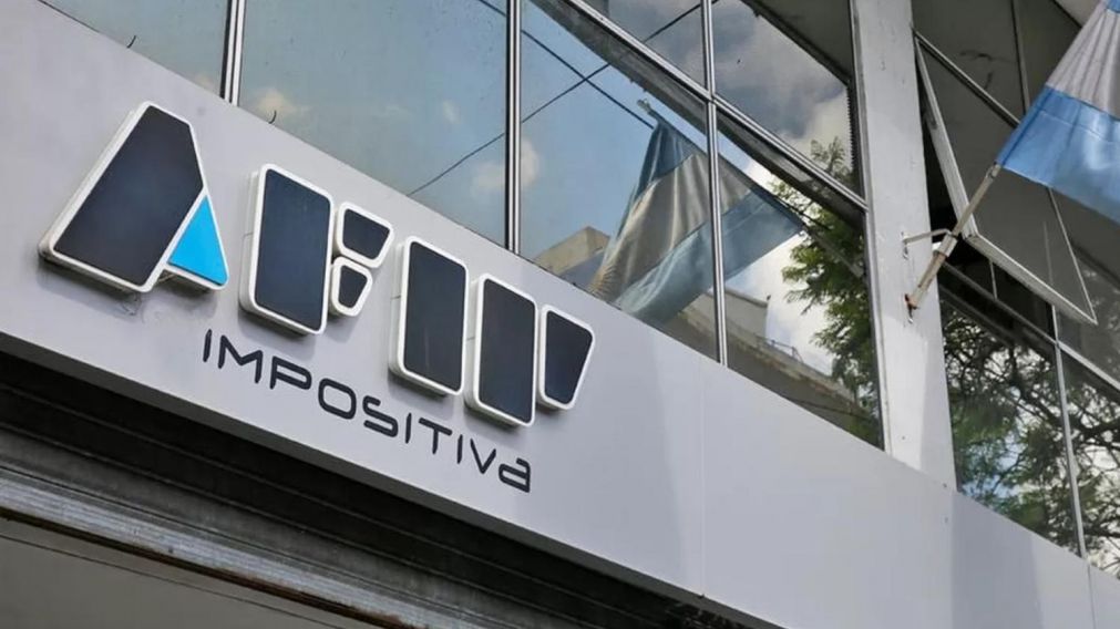Afip denunció en la justicia penal a un empleado del organismo que realizó tareas jerárquicas durante el macrismo por "accesos indebidos a los sistemas internos".