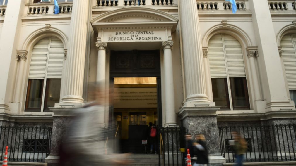 El Gobierno oficializ� de bonos en d�lares, a taves del bolet�n oficial.