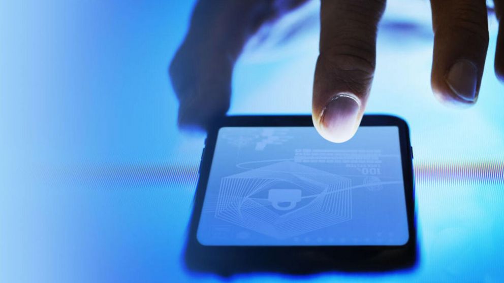 La nueva regulación suma la obligación de “revalidar” la identidad de la persona cuando busque realizar determinadas operaciones.