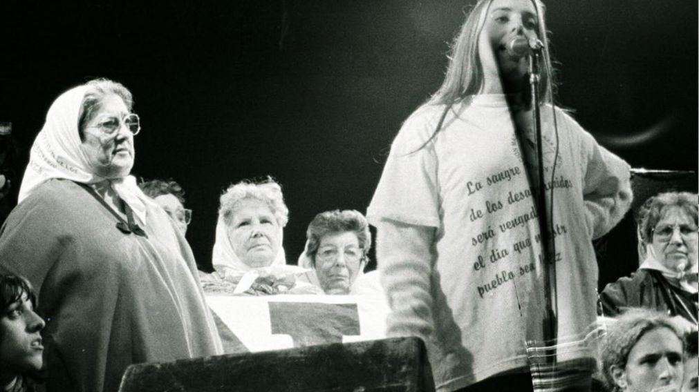 "¿Habrán vuelto mamá y papá?": Lucía, hija de desaparecidos, cuenta su historia en el Día de la Memoria