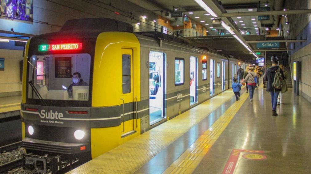 La línea que une Plaza de Mayo con la estación San Pedrito, prestará el serivicio habitual de un día feriado,