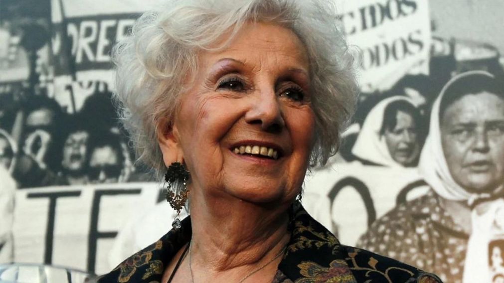 Estela de Carlotto, como Crónica, es del pueblo. Por eso sigue hablando, para que no se olvide la memoria de los desaparecidos.