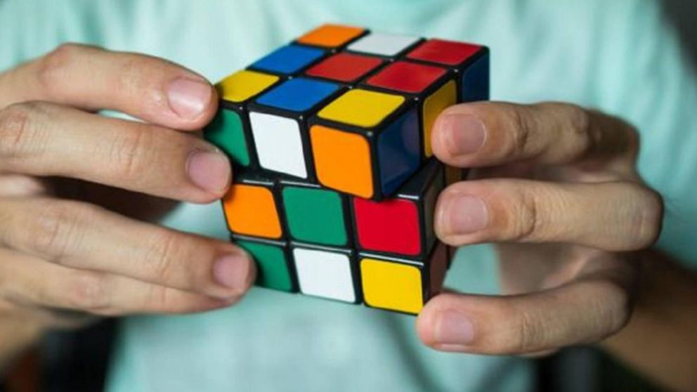 ¡Fanáticos! Más de 100 personas participaron del campeonato argentino de Cubo Mágico.