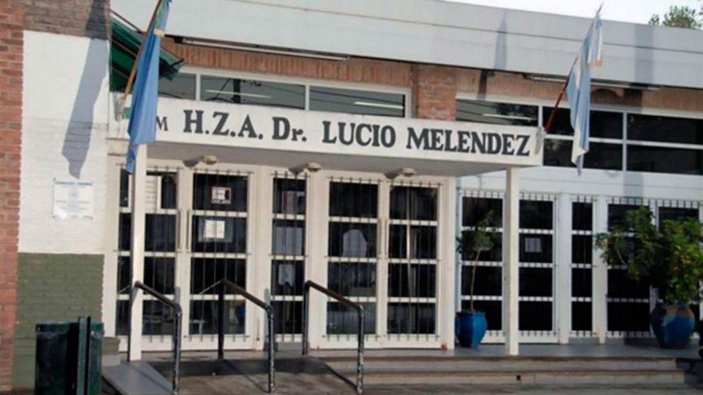 La víctima murió cuando era llevada a este centro asistencial, en Adrogué.