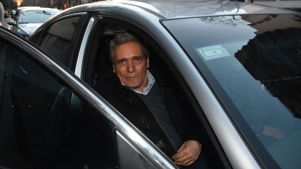 Para Carlos Acu�a, "Cristina es el pasado". 