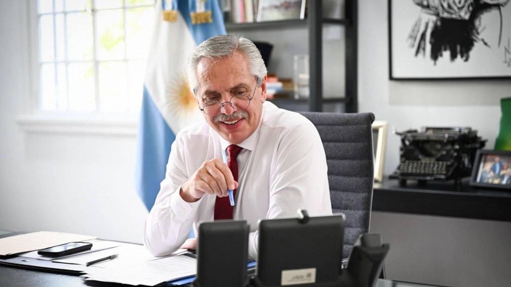 Alberto Fernández se comunicó con Pedro Sánchez, su par de España.