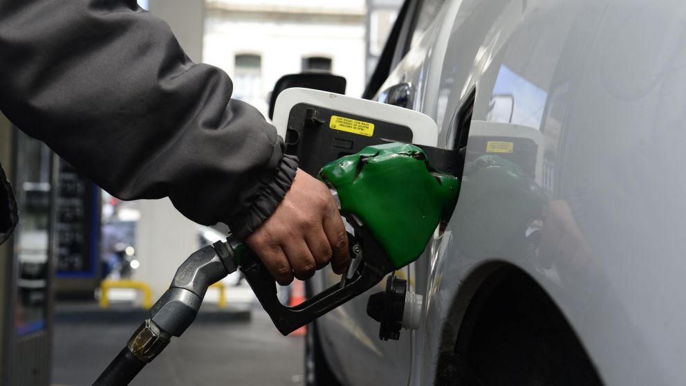Axion aumentó este jueves un 3,8% sus combustibles (Jonatan Moreno / Crónica).
