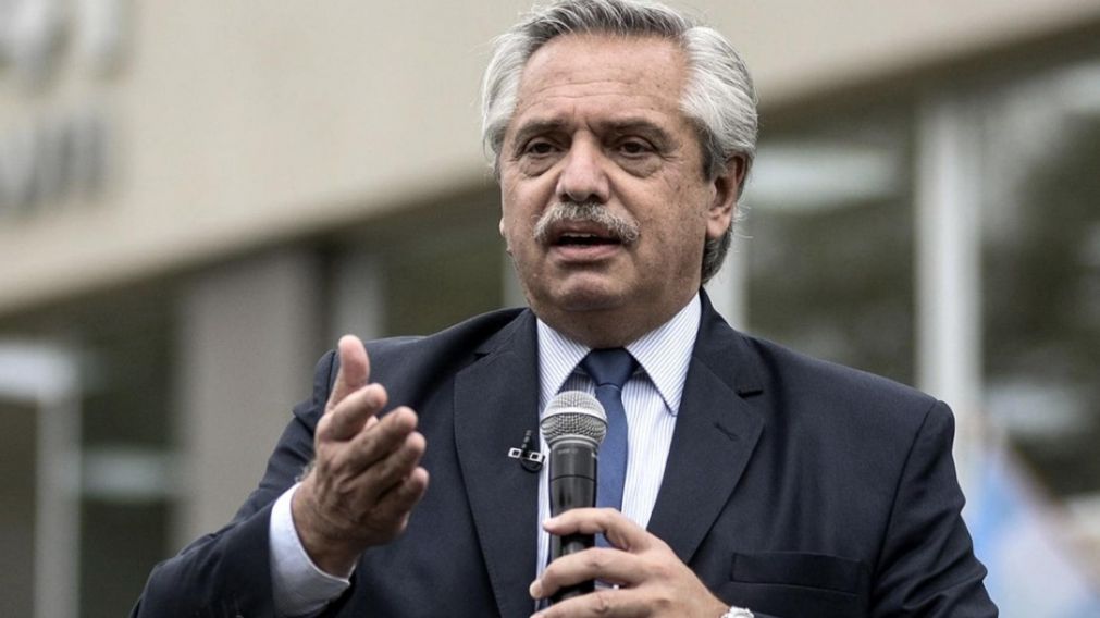 Alberto Fernández al sanatorio Otamendi.