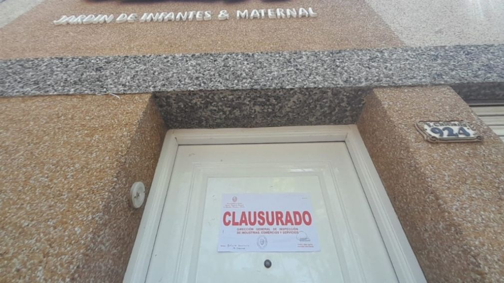 La Dirección General de Fiscalización y Control procedió a la clausura administrativa del establecimiento.