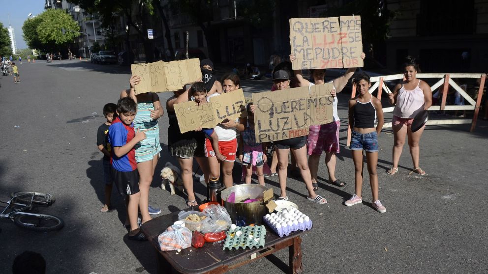 Uno de los cortes en las calles porteñas por la falta de luz.
