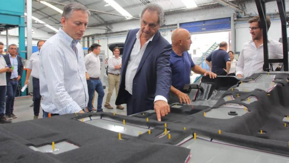 Fernando Gray y Daniel Scioli, recorrieron las nuevas instalaciones de la empresa Treves.