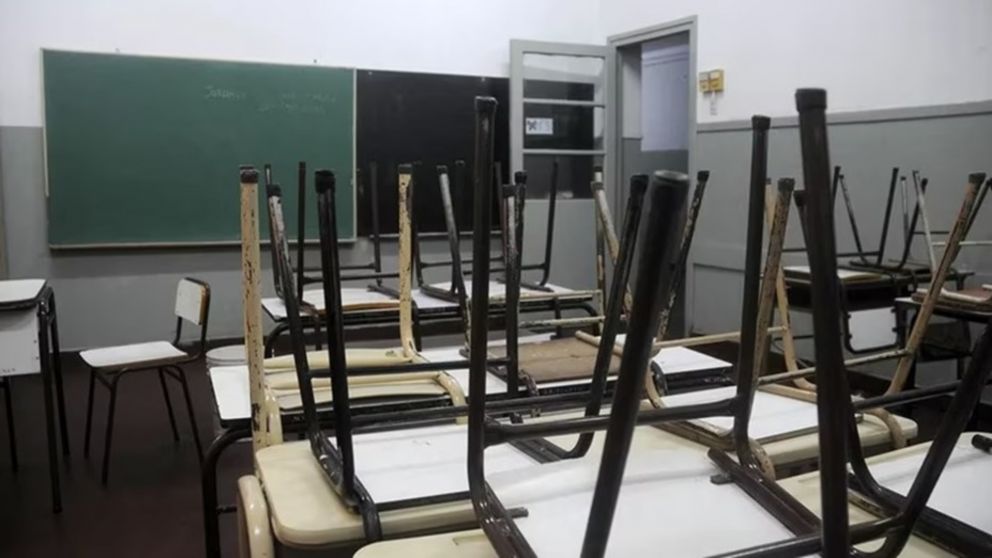 El reclamo parte de padres y alumnos por las altas temperaturas que afectan a la ciudad de Buenos Aires.