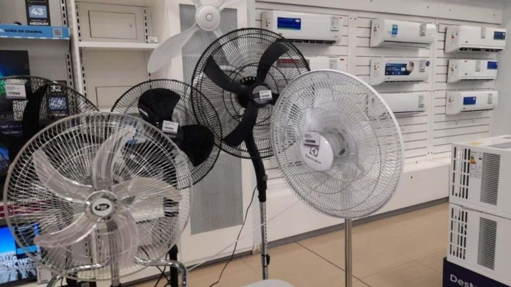 Los ventiladores y los equipos de aire acondicionado son los productos más vendidos de la "línea blanca".