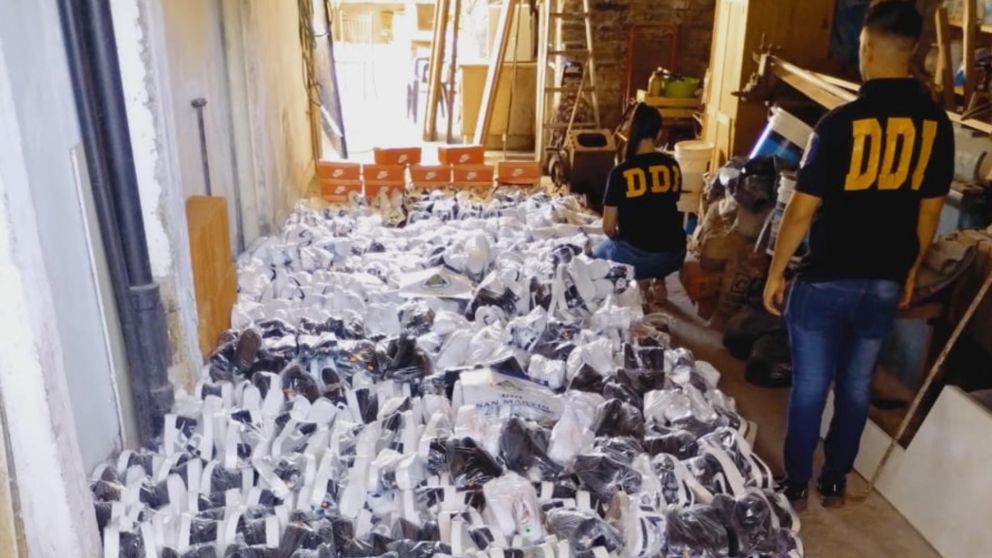 Parte de la mercadería que fue hallada por las autoridades policiales.