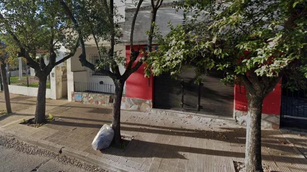 El frente de la casa de la jubilada, donde ocurrió el hecho.