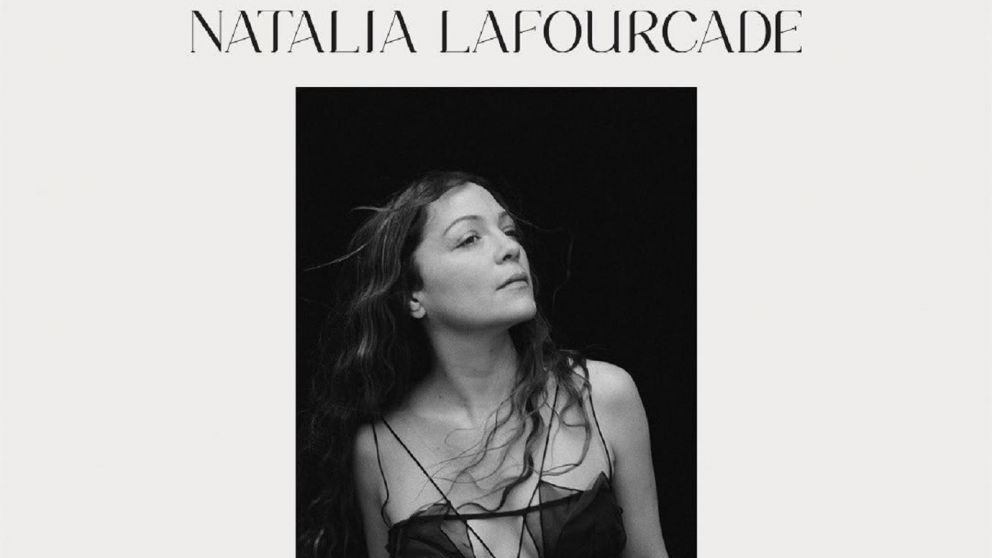 Natalia Lafourcade llegará en agosto a la Argentina y presentará su álbum "De todas las flores"