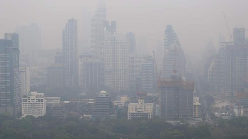 Bangkok, de 11 millones de habitantes y reconocido destino turístico, se encuentra desde principios de semana rodeado de una niebla espesa.