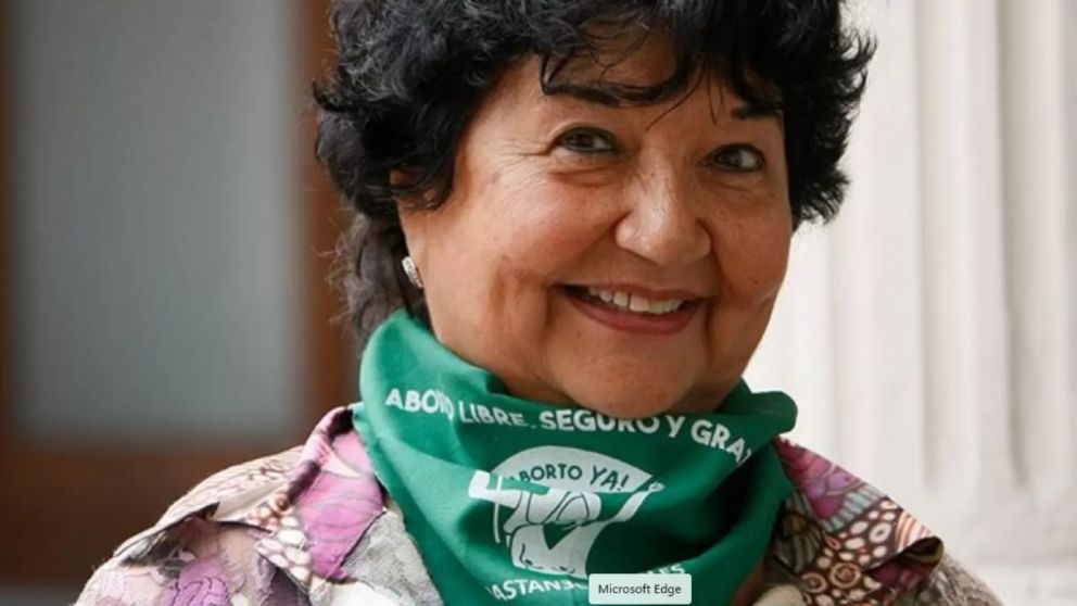 El mercado laboral está "segmentado en ocupaciones, en actividades, segmentado en salarios, en las oportunidades. La situación es anticonstitucional", advierte Dora.