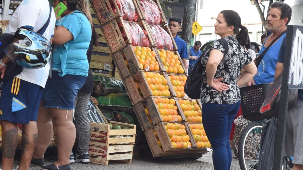 El kilo de naranjas supera los $700 en las verdulerías (Crónica/Pablo Villán).