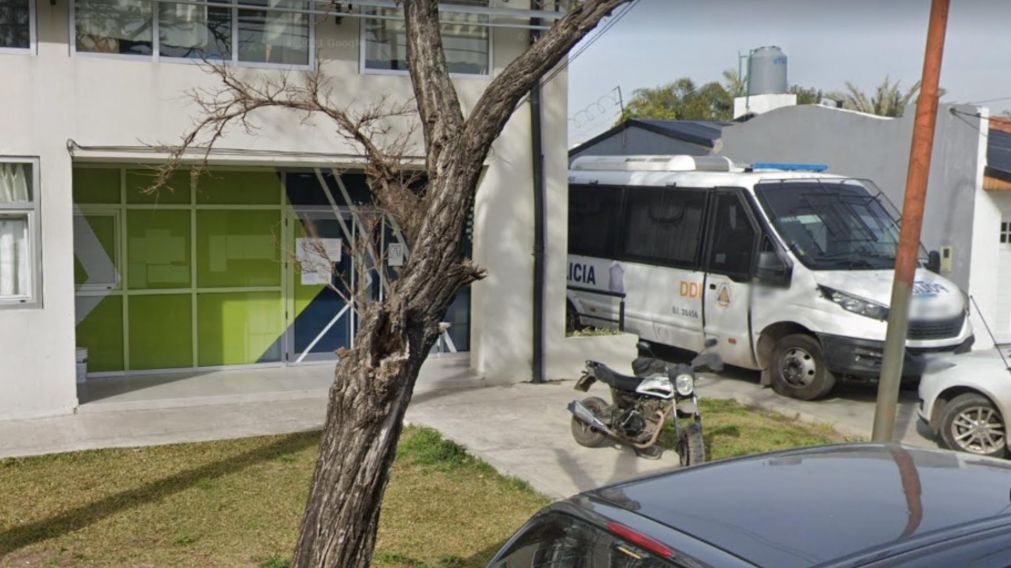 Los policías del área de Investigaciones colaboraron en las distintas diligencias.