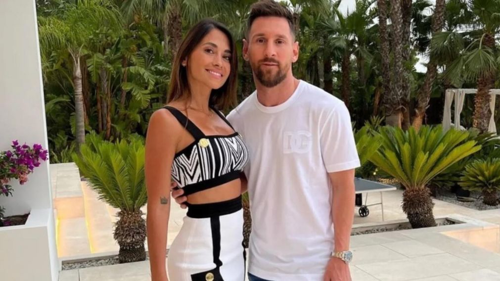 Antonela Roccuzzo lució una remera con la cara de Lionel Messi y revolucionó las redes.
