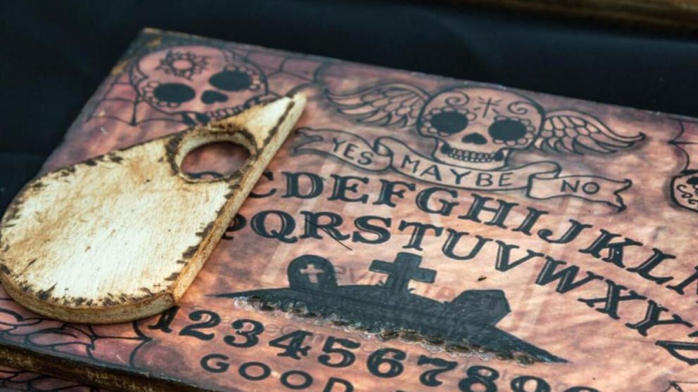 La tabla ouija, entre lo tenebroso y esotérico (Imagen ilustrativa).