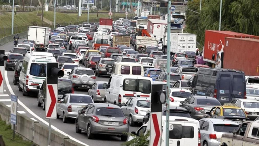 Tr�nsito congestionado en los accesos a la ciudad de Buenos Aires (Imagen ilustrativa).