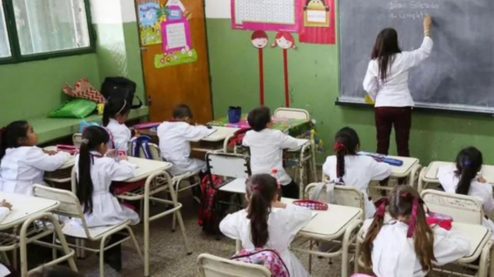 Miles de niños y niñas de la provincia de Buenos Aires arrancan este miércoles las clases.