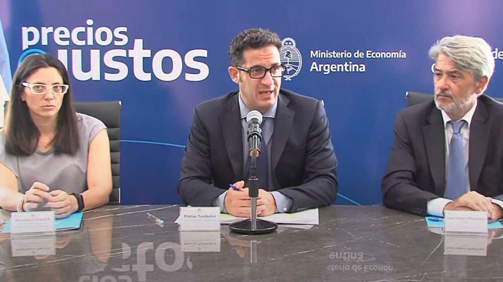El secretario de Comercio, Mat�as Tombolini, present� el acuerdo de canasta de frutas y verduras de estaci�n