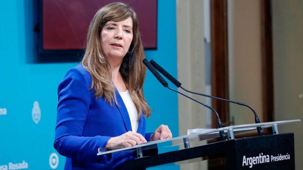 Gabriela Cerruti lanzó campaña internacional contra el bullying por el caso de las gemelas argentinas en Barcelona.