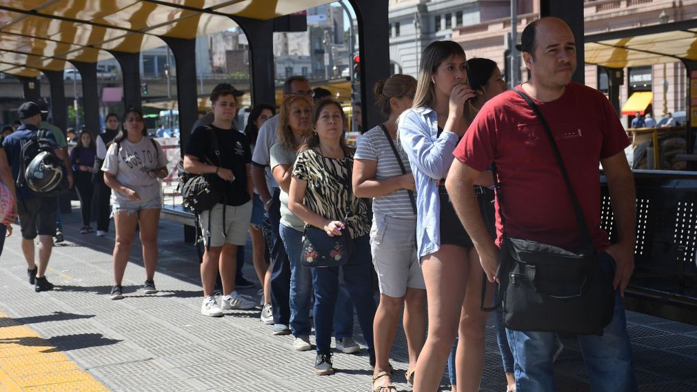 Paro de colectivos en el AMBA: qué líneas funcionan y cuáles tienen servicio reducido