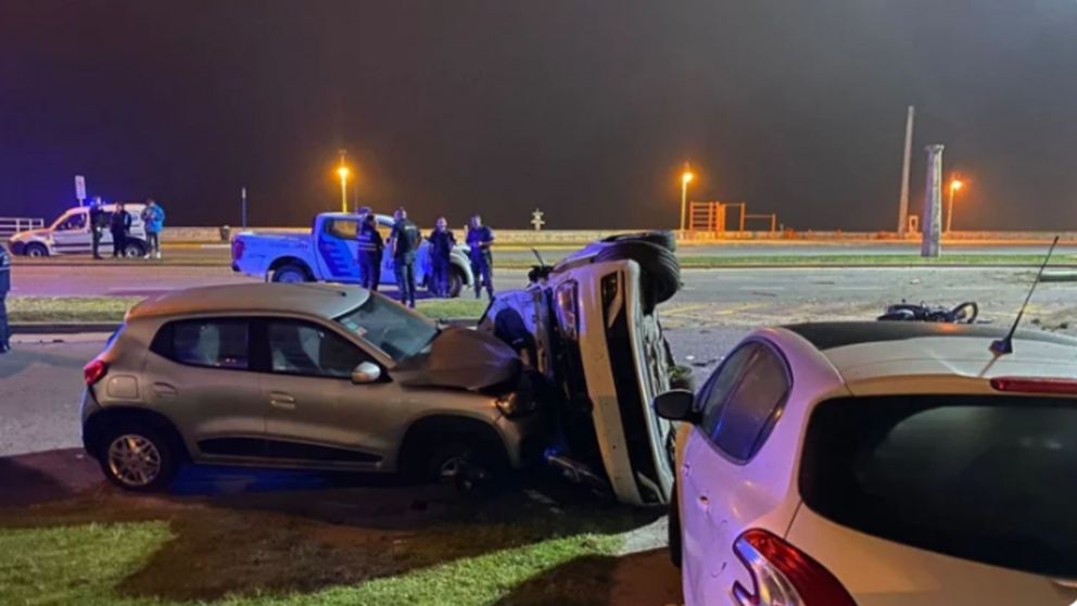 La trágica escena del choque en el que perdieron la vida dos motociclistas (Gentileza 0223).