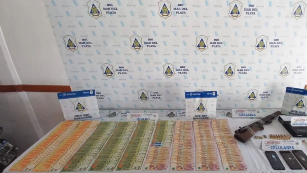 La plata que los delincuentes le robaron a la jubilada.