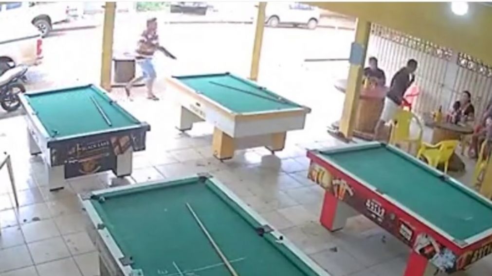 Perdieron una apuesta en una partida de pool, se enojaron y asesinaron a siete personas (Imagen captura v�deo).