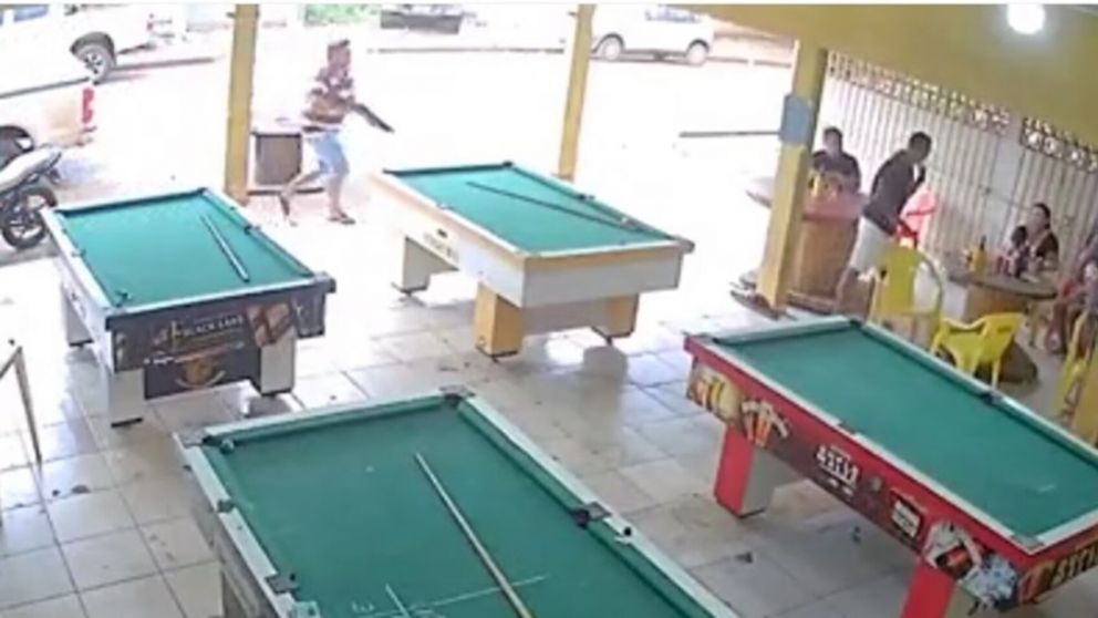 Perdieron una apuesta en una partida de pool, se enojaron y asesinaron a siete personas (Imagen captura vídeo).