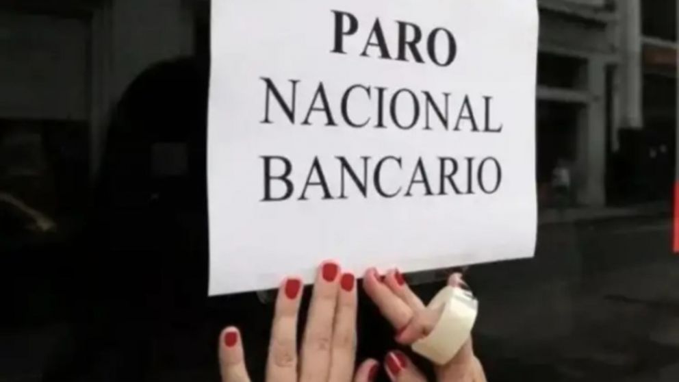 Los trabajadores agrupados en la Asociación Bancaria (AB) concretan este jueves un paro de 24 horas (Archivo/Télam).