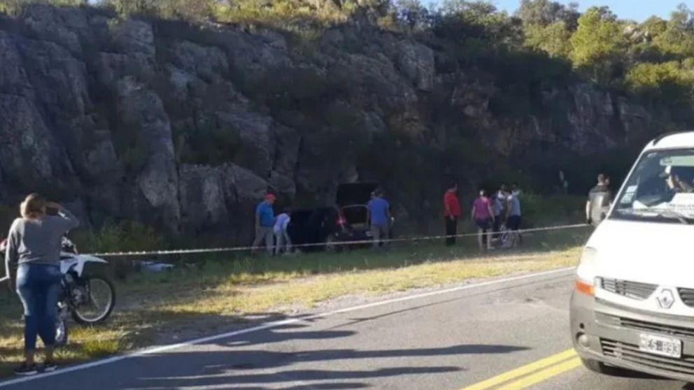Una turista murió luego de chocar contra la montaña en el camino de las Altas Cumbres (Imagen Traslasierra Noticias).
