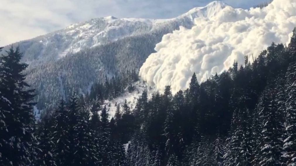 Tragedia: quiénes eran los argentinos que murieron sepultados por la nieve tras una avalancha en Canadá (Imagen ilustrativa).