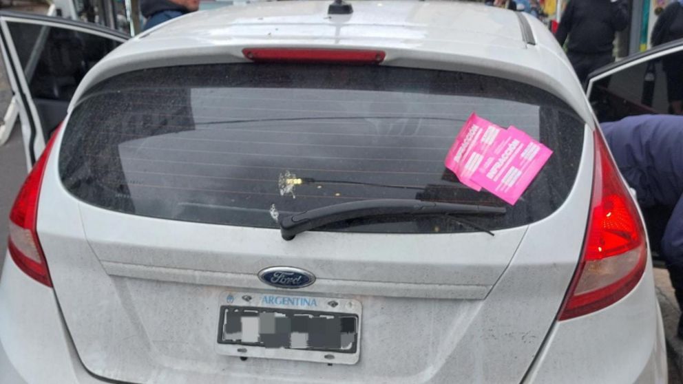 Este es uno de los vehículos que fue secuestrado por los funcionarios policiales.