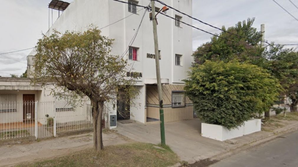El suceso ocurri� en el interior de este albergue transitorio.