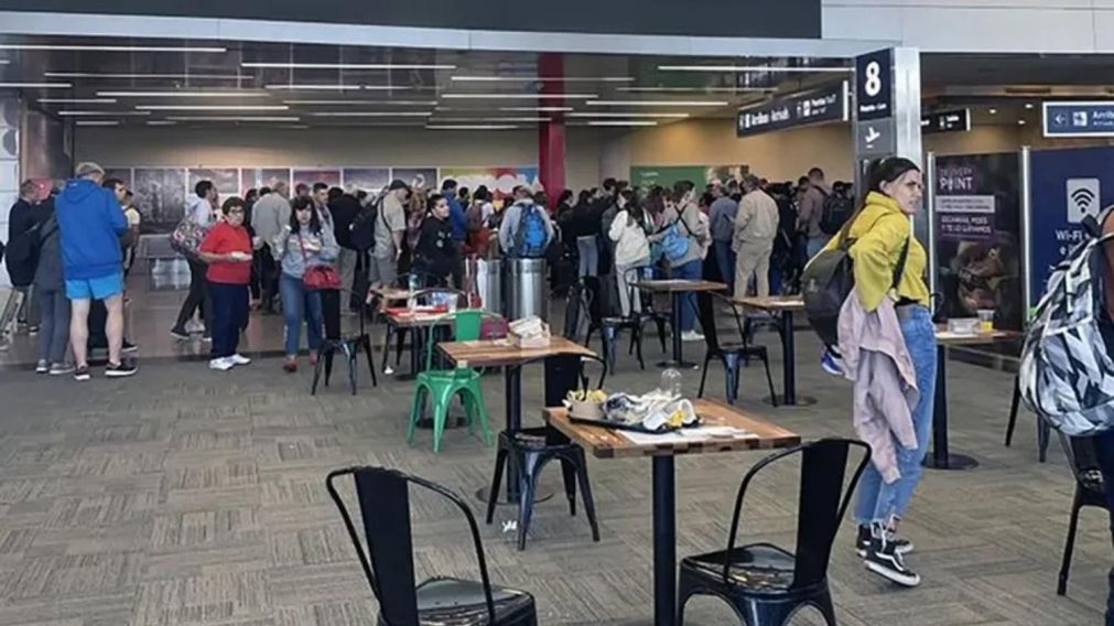 Aeroparque debió ser desalojado tras la situación.