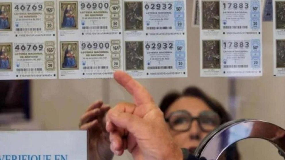 Persevera y triunfar�s: gan� suculento premio en la loter�a despu�s de jugar todos los d�as por 40 a�os