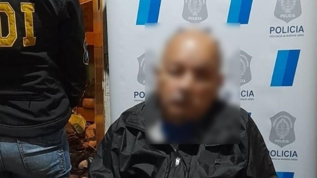 Este es el sujeto que fue capturado por las autoridades policiales.