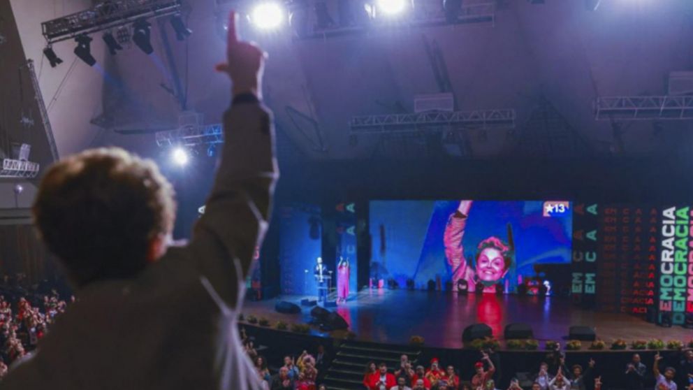 Lula propuso a Dilma Rousseff como presidenta del BRICS.