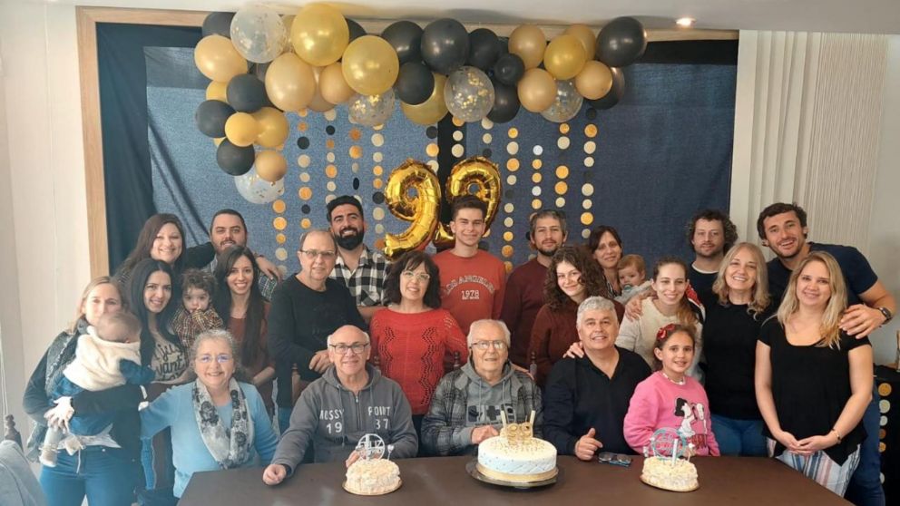 Hiram Rostán durante su cumpleaños 99.