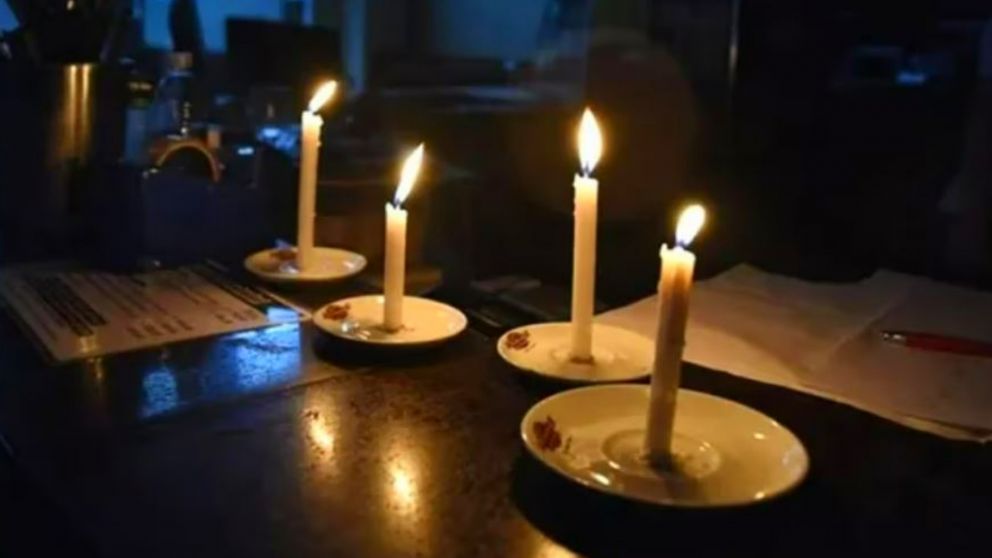 Crece la tensi�n entre el Gobierno y Edesur por la falta de servicio.